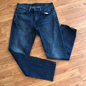 Levi’s 541 32x32 dark distressed jeans